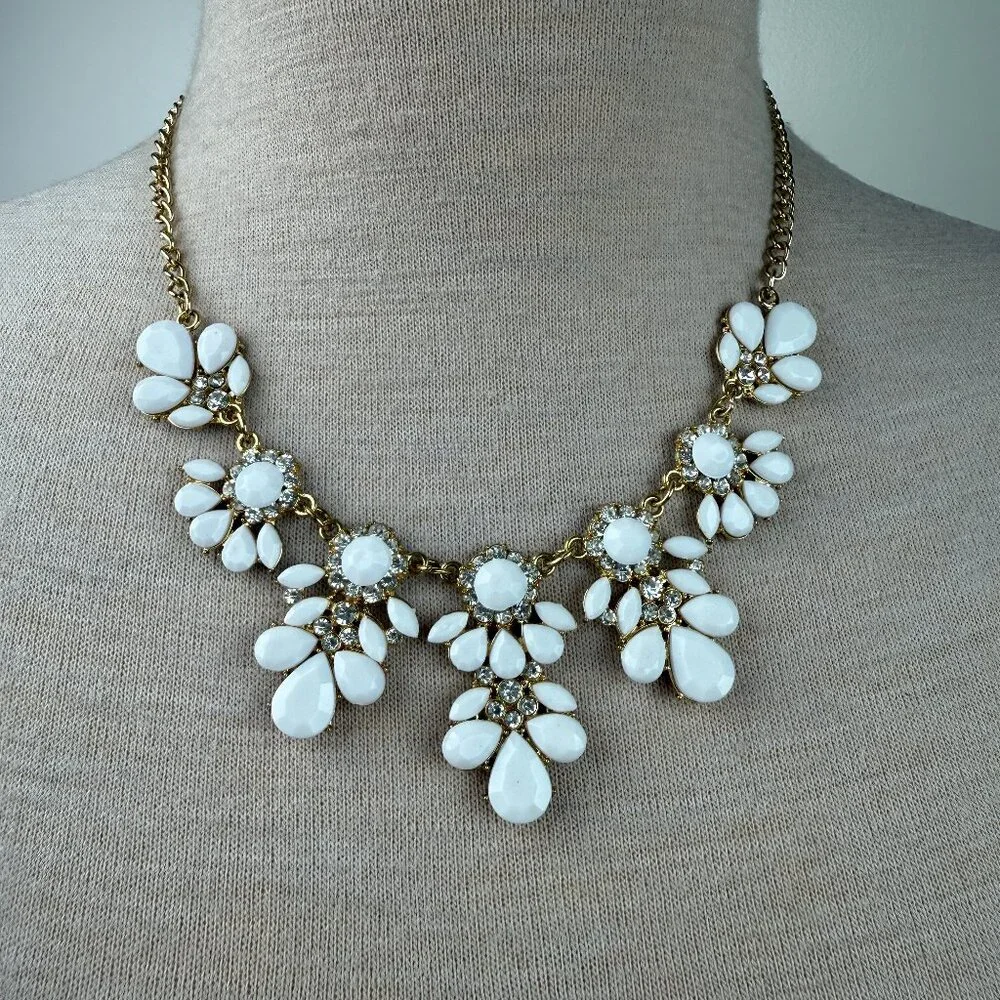Teardrop Cluster Statement Necklace White & Gold 18